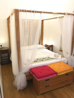 Отель CasaBlanca Apartment  Рим